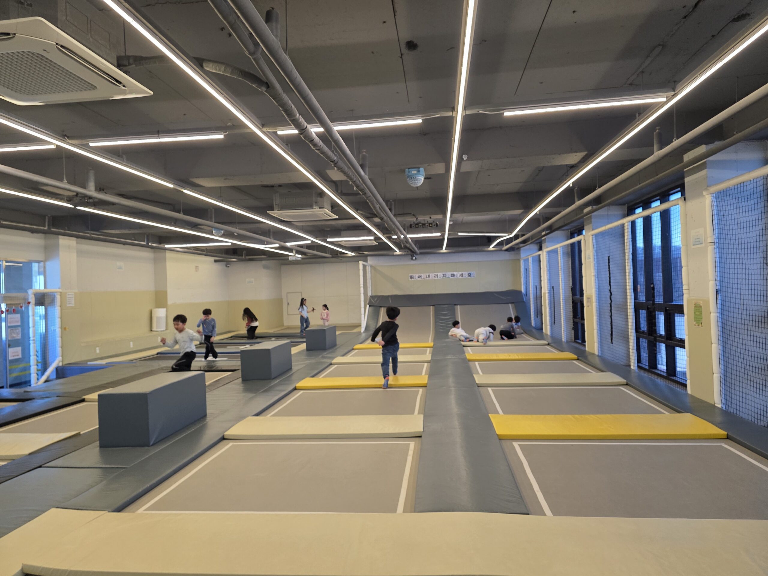 1월 방학 시작 아이들과 키즈카페 다녀왔다.